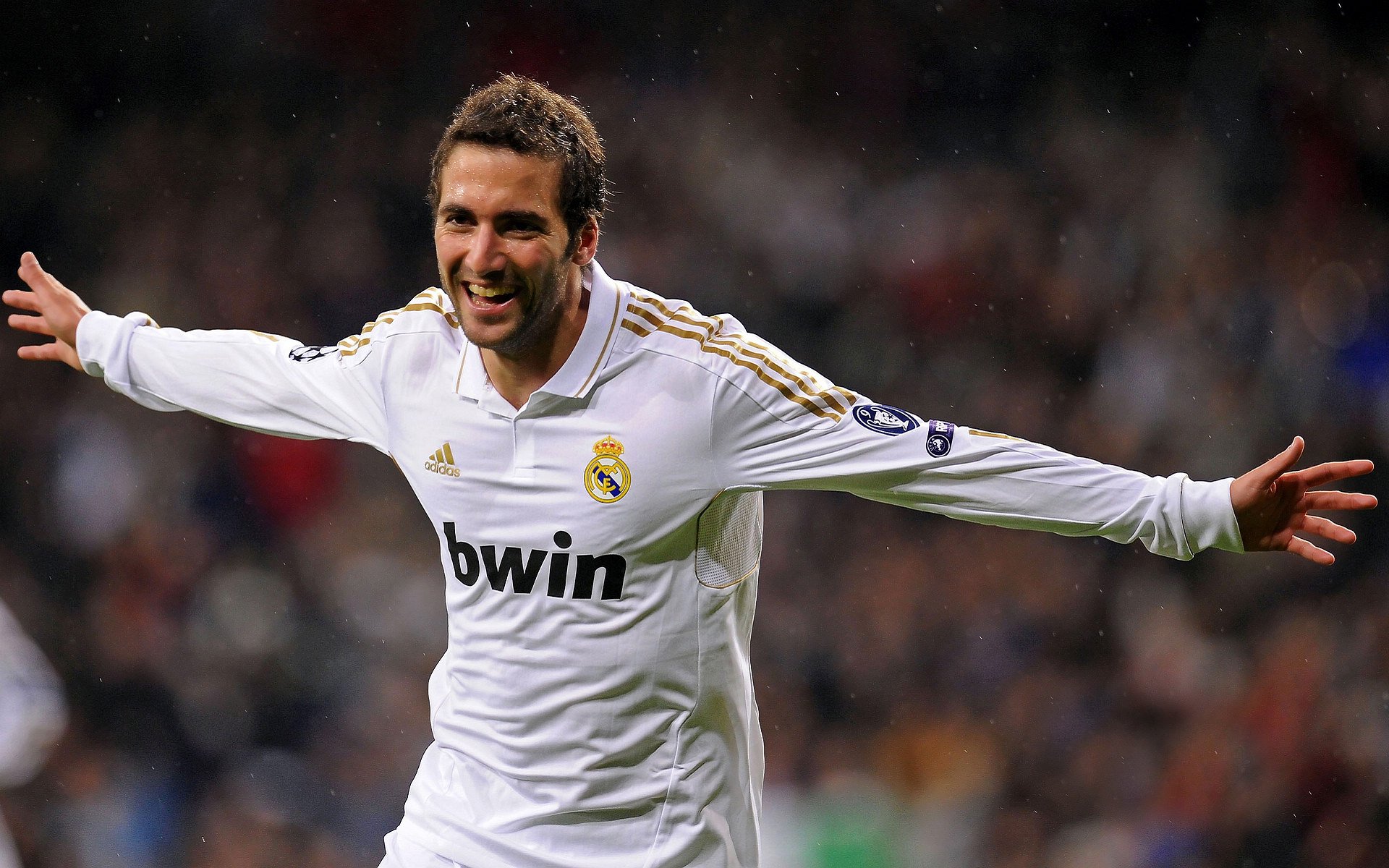 中国球迷在卡塔尔世界杯现场力挺阿根廷，卡塔尔2022世界杯中国队