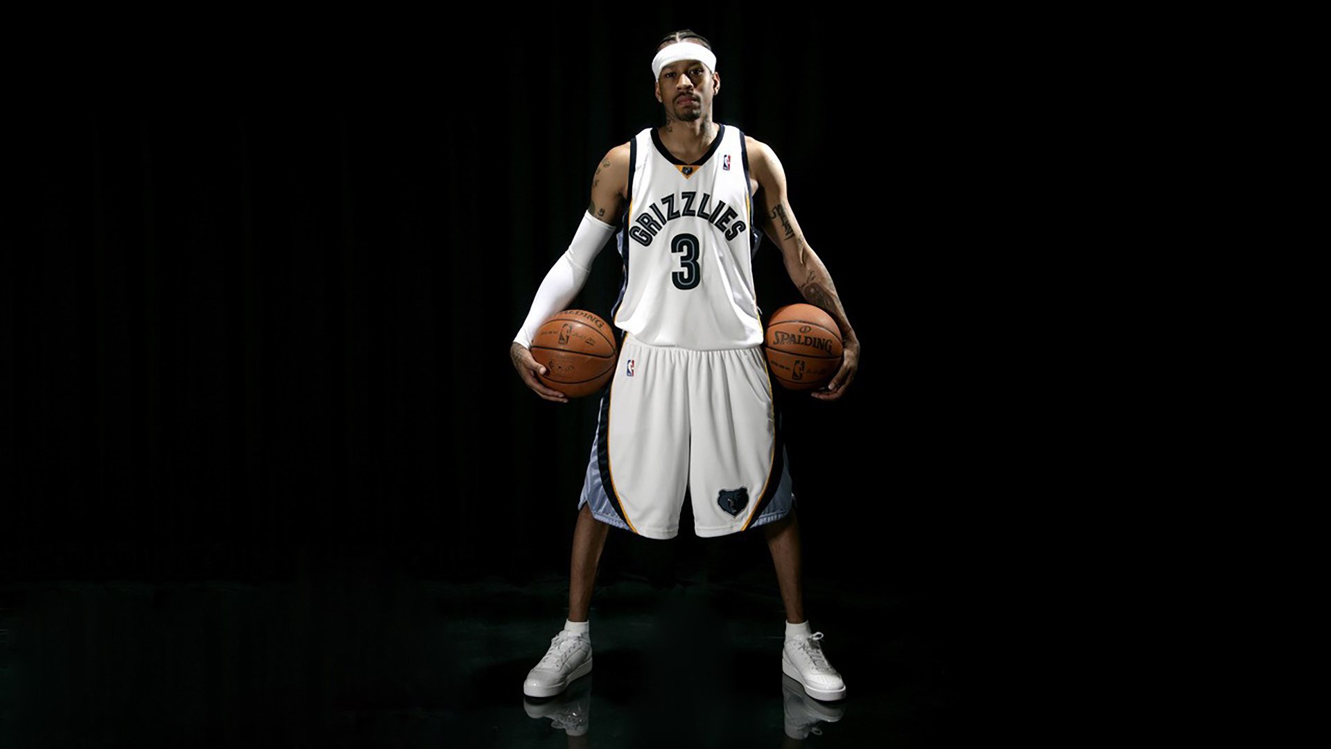 明星对决：张伟砍下31分，场上如日中天！，明星看张伟丽比赛